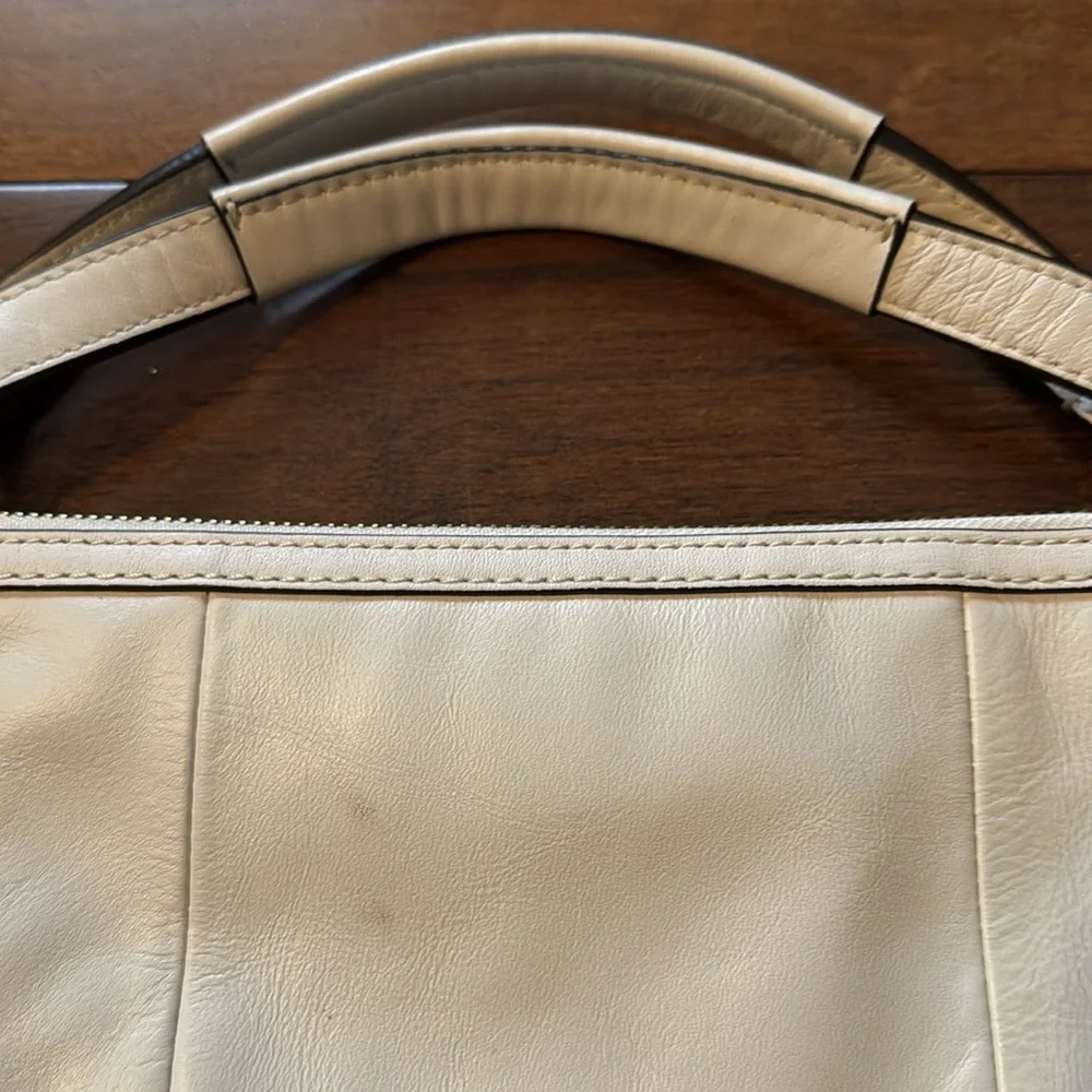 Cream/white Coach Crossbody Bag - Picture 11 of 17